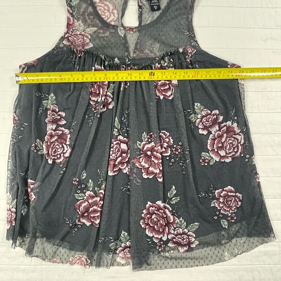 Torrid Floral Gray Sleeveless Mesh Overlay Romantic Blouse Size 0 - Picture 7 of 12